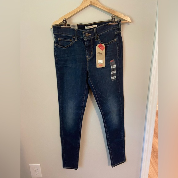 710 Super Skinny Levi’s Jeans 6 Short / 28P NWT - Picture 1 of 4